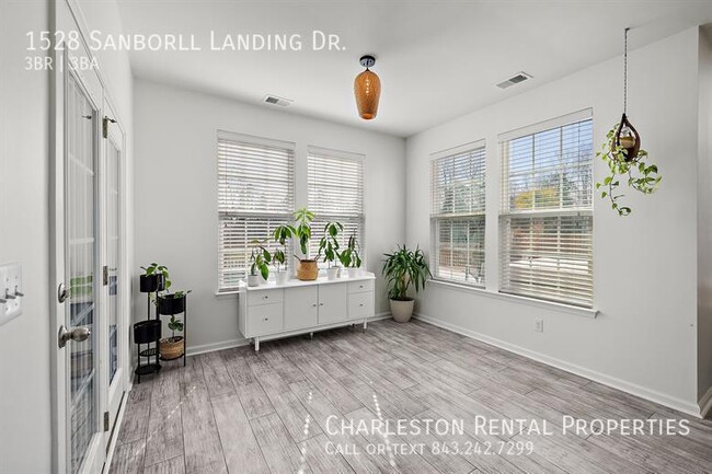 Building Photo - 1528 SanBorll Landing Dr