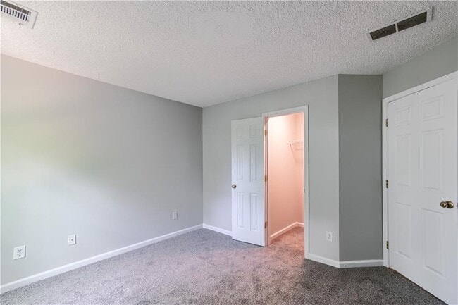 Building Photo - 3895 Tugaloo Dr NE