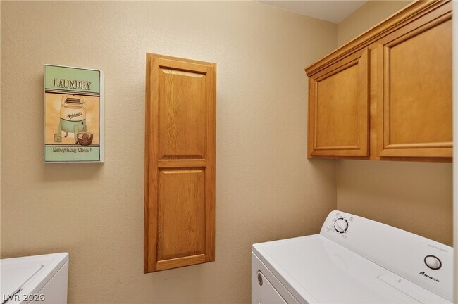 Building Photo - 62 E Serene Ave