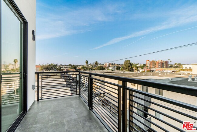 Building Photo - 3632 Keystone Av