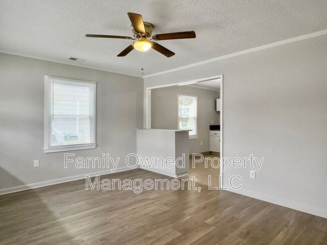 Building Photo - 5805 Chaucer Dr