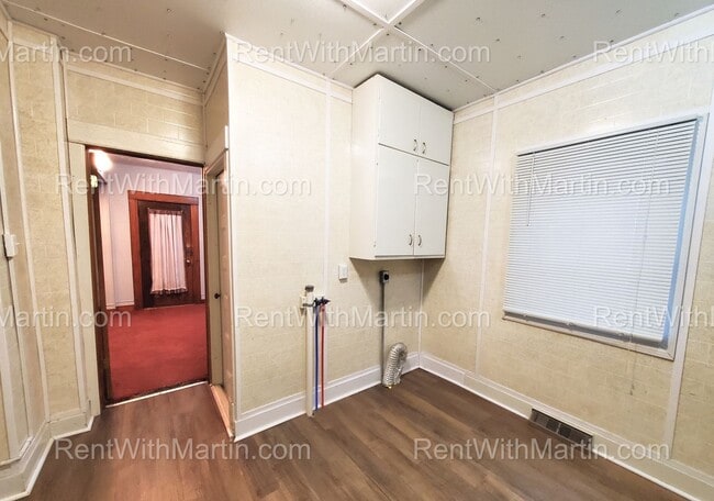 Building Photo - FOR RENT- Lovely 3 bedroom home on the Wes...