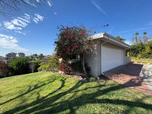 Building Photo - 714 Oceanview Dr