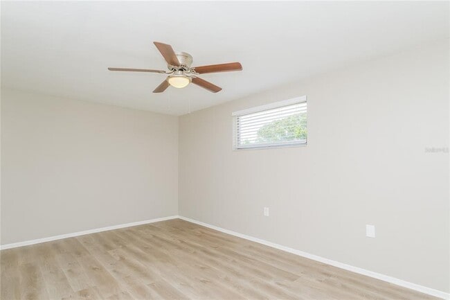 Building Photo - 5127 Reseda Dr