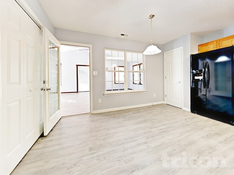 Building Photo - 2672 Thistle Brook Dr