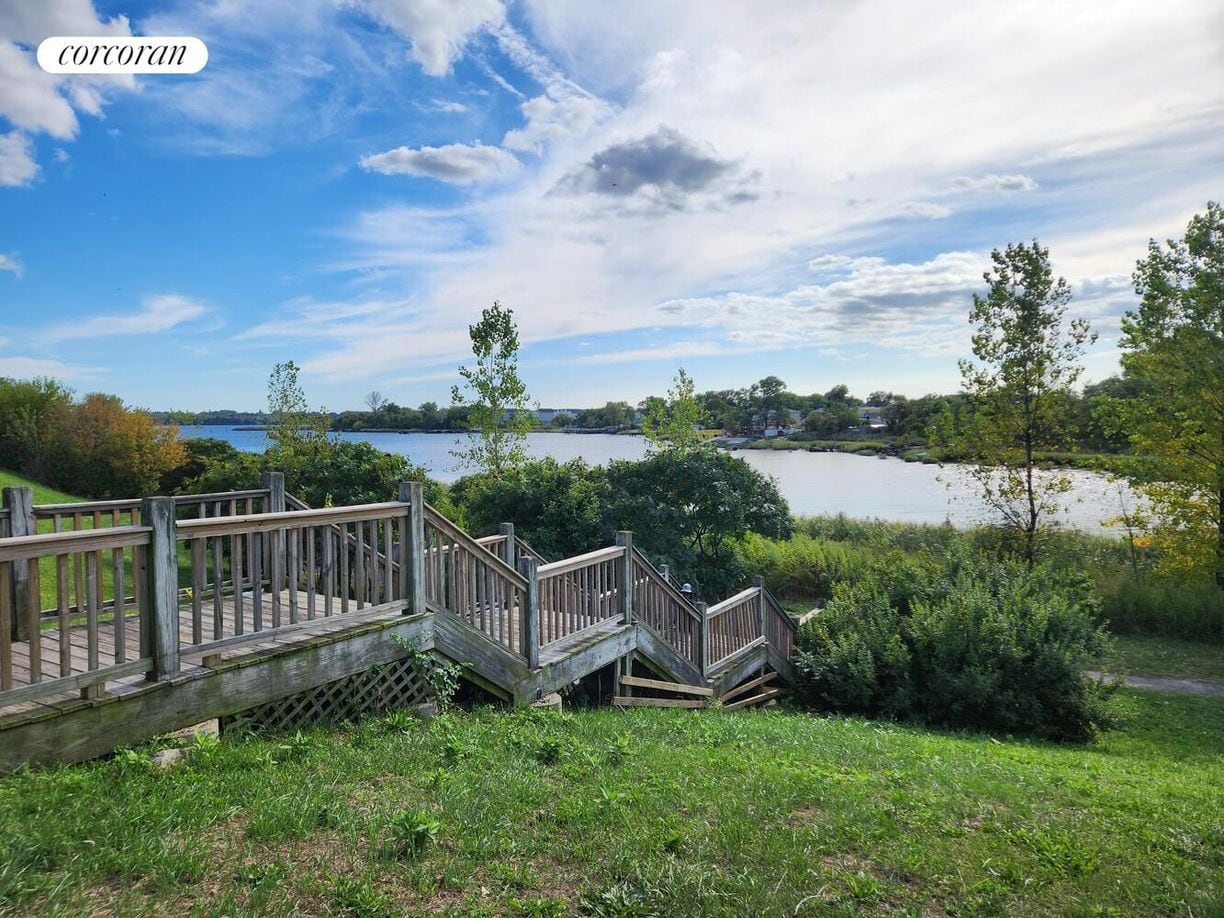 Building Photo - 336 Howe Ave