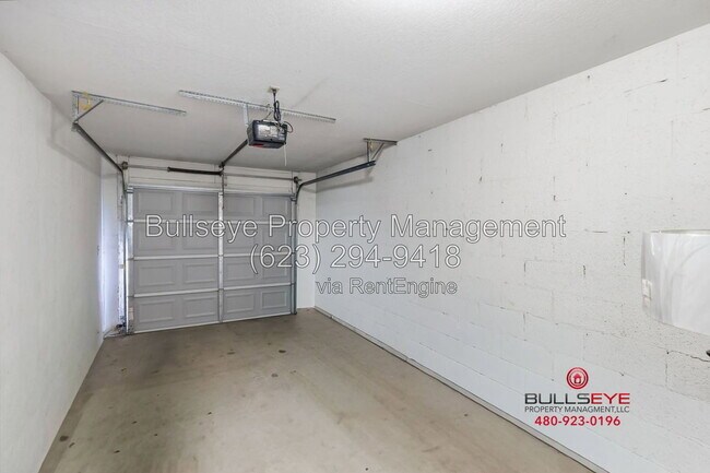 Building Photo - 8344 N 21st Dr