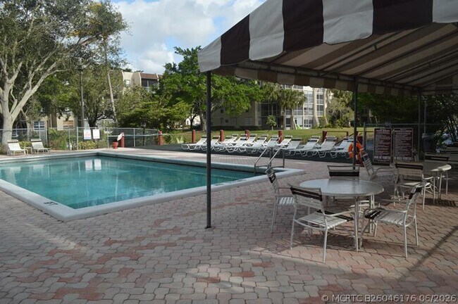 Building Photo - 9311 Orange Grove Dr