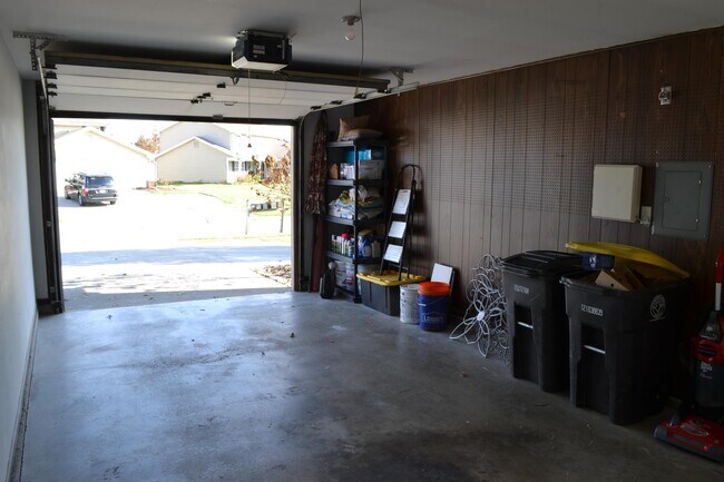 Building Photo - 7315 Wrangler Trail