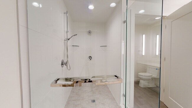 Building Photo - 920 N Osceola Ave