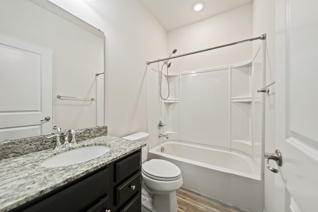 Building Photo - 407 Fairmont Dr