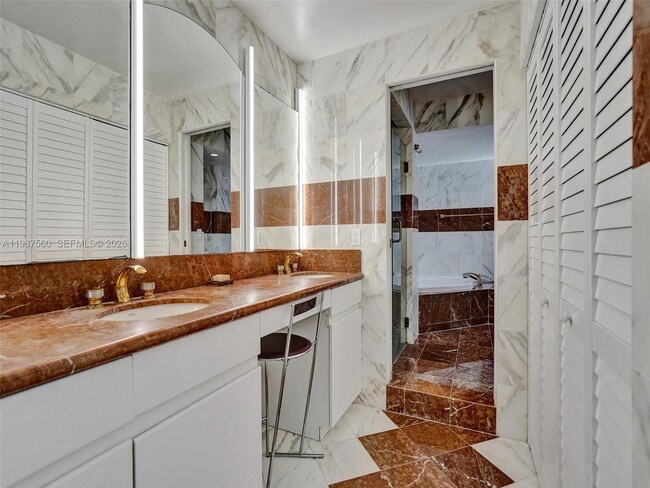 Building Photo - 1400 S Ocean Dr