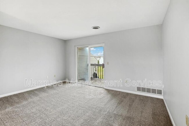 Building Photo - 118 Talon Pl