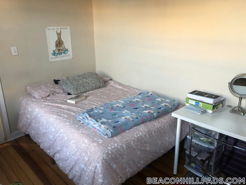 Building Photo - 70 Joy St