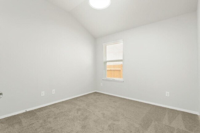 Building Photo - 231 Trailside Ln
