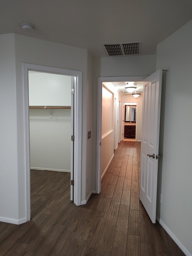 Building Photo - 3581 E Desert Moon Trl