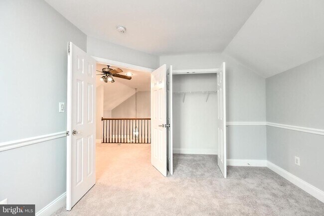 Building Photo - 6916 Birkenhead Pl
