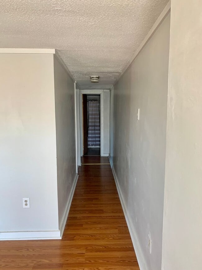 Building Photo - Coming Soon! Cute Home with Water View. Wa...
