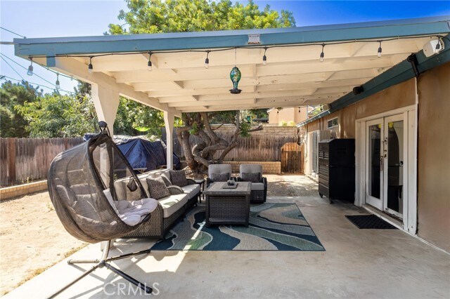 Building Photo - 842 Granby Ave