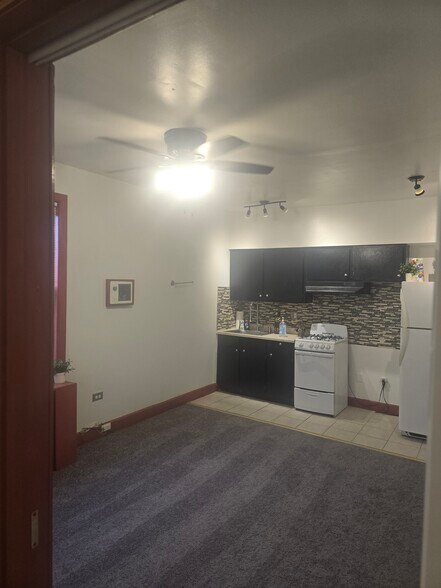 Building Photo - 1622 Bainbridge St