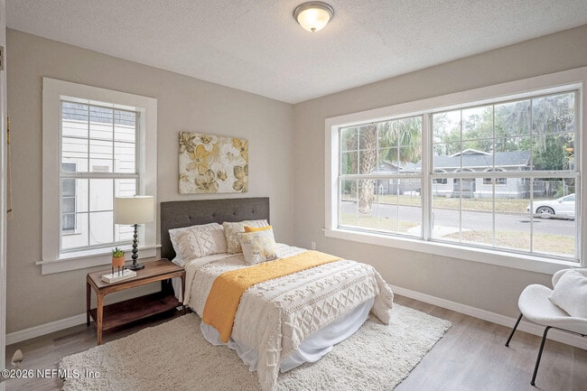 Building Photo - 325 Alder St