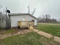 Building Photo - 798 Governor Rd