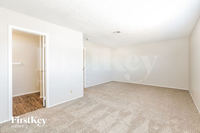 Building Photo - 6779 Carrera Dr