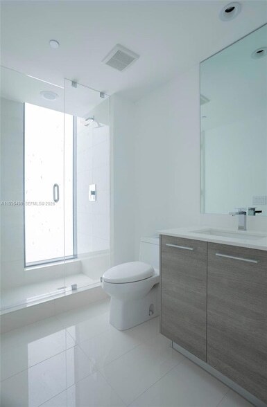 Building Photo - 650 NE 32nd St