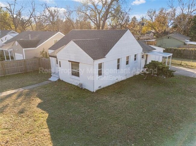 Building Photo - 704 S Toledo Ave