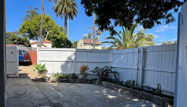 Building Photo - 636 Neptune Way