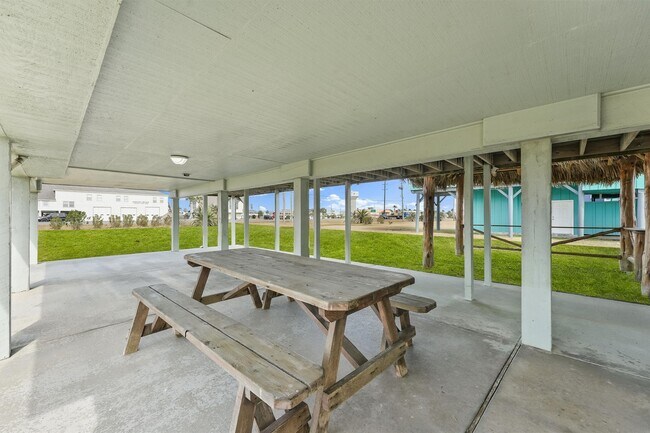 Building Photo - 16634 Jamaica Beach Rd