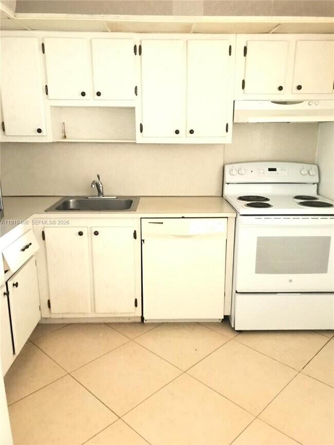 Building Photo - 16950 W Dixie Hwy