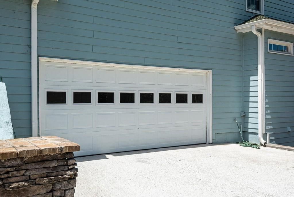 Building Photo - 225 Heritage Lake Dr