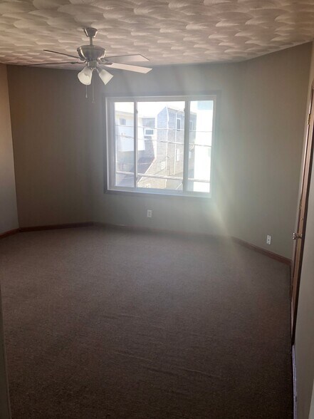 Building Photo - 296 Flint St