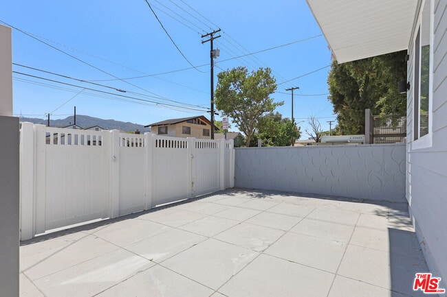 Building Photo - 119-119 S Myers St