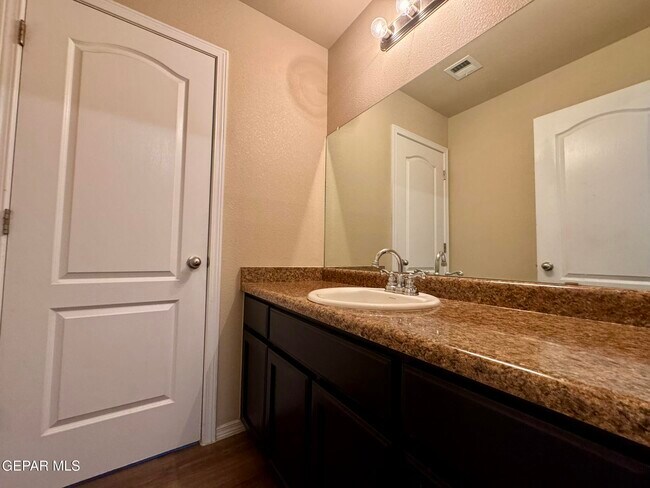 Building Photo - 1013 Villa Seca Dr