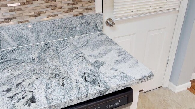 Building Photo - 1170 Josephine Ave