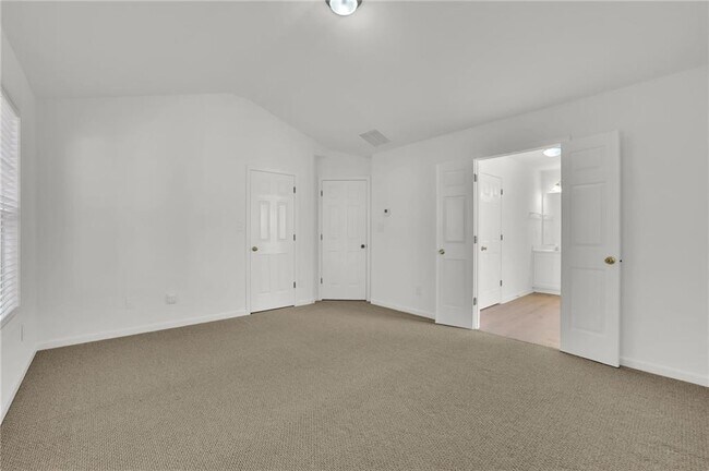 Building Photo - 3335 Briaroak Dr