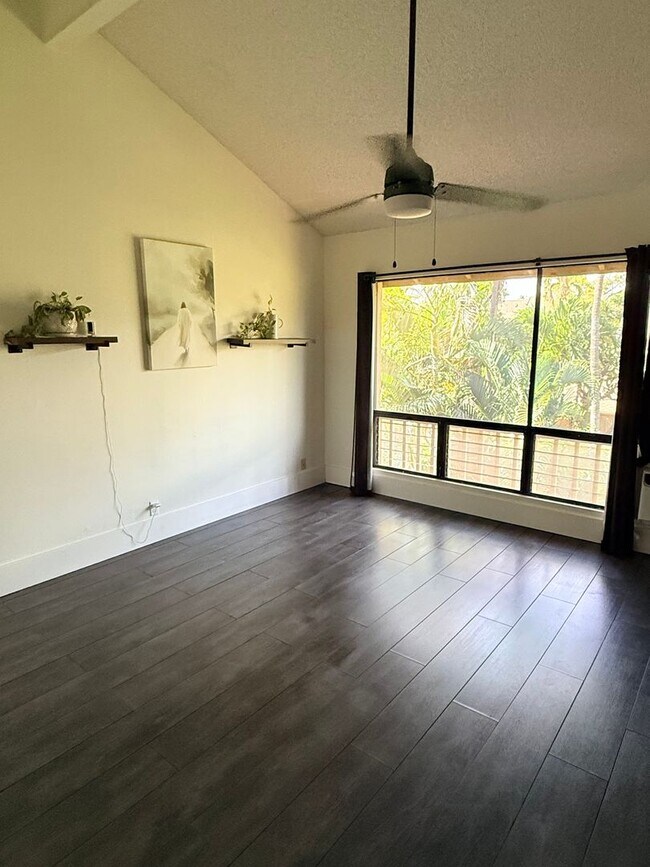 Building Photo - $3,500 / Month | 3 Bed / 2 Bath | Haleakala Gardens