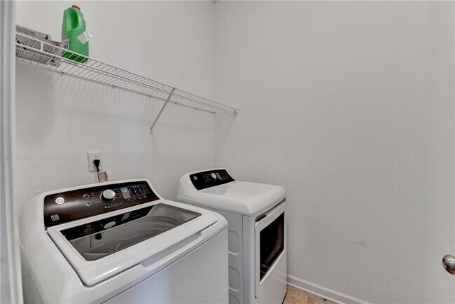 Building Photo - 486 Vinings Estates Dr SE