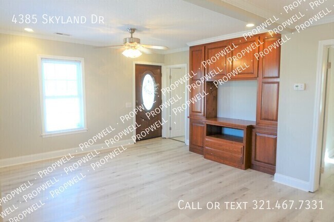 Building Photo - 4385 Skyland Dr