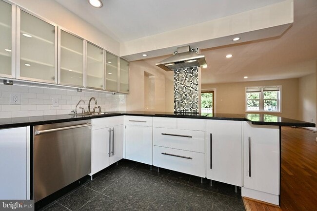Building Photo - 10231 Arizona Cir