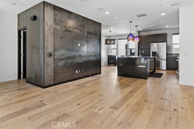 Building Photo - 1015 Somerton Dr