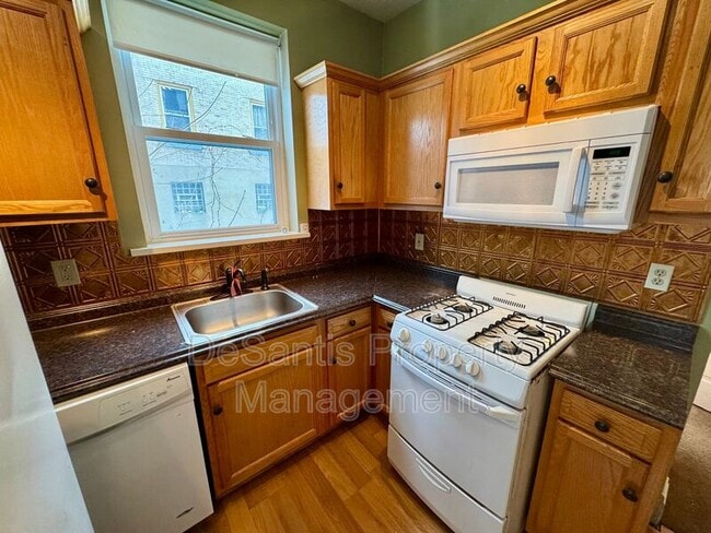 Building Photo - 5514 Broad St