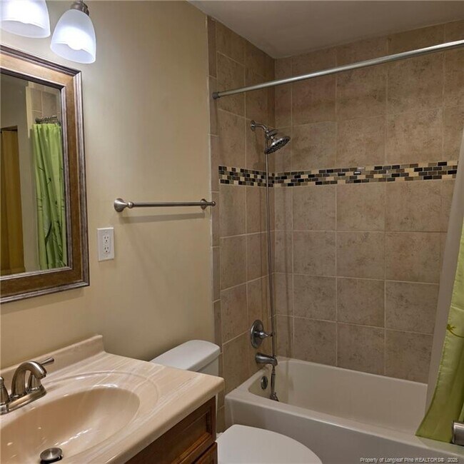 Building Photo - 1401 Greenock Ave