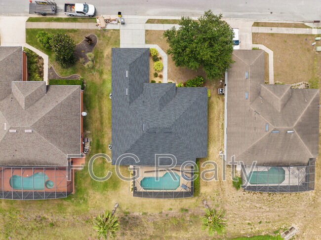 Building Photo - 825 Wildflower Rd