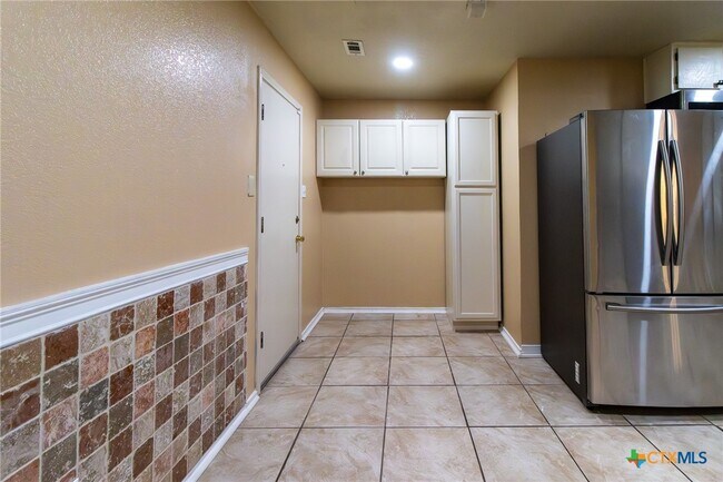 Building Photo - 4406 Bowles Dr