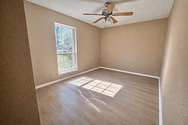 Building Photo - 3519 Cabin Pl