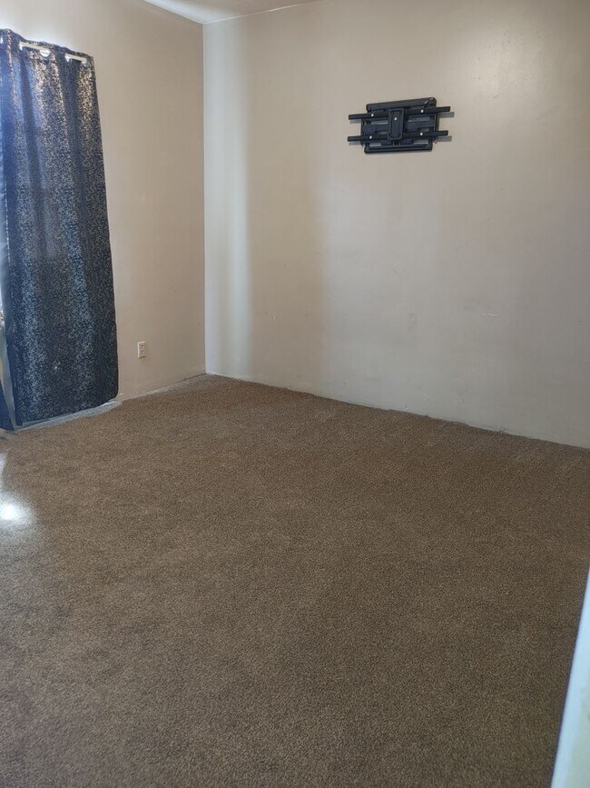 Building Photo - 34 N Franklin St