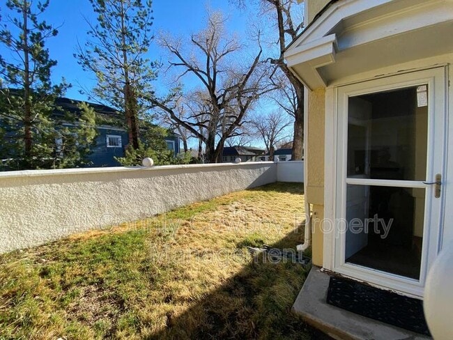 Building Photo - 623 E Lewis St